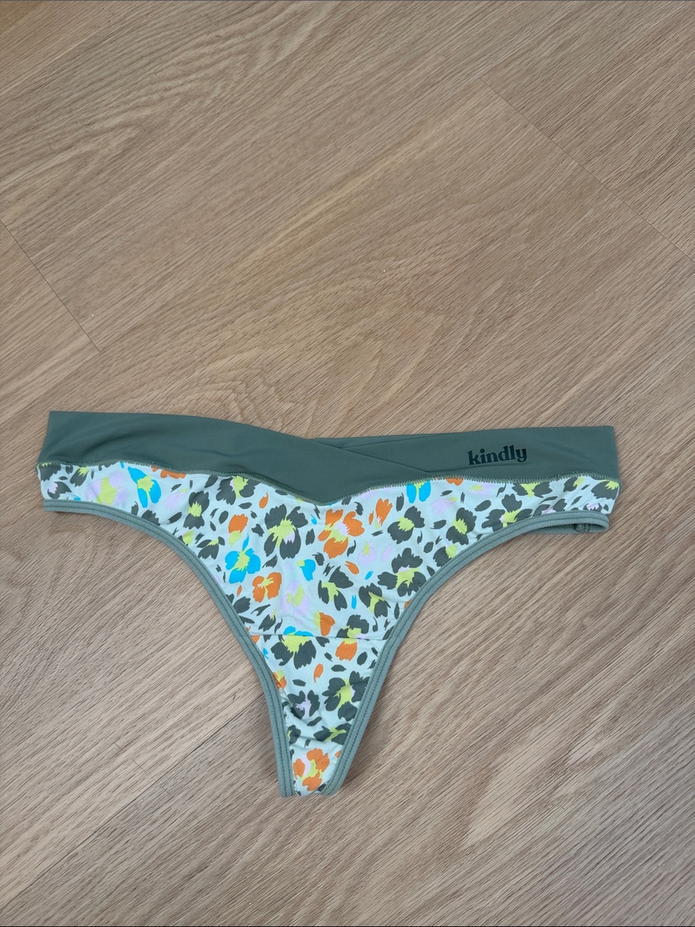 Kindly Floral Satin Thong Panty M